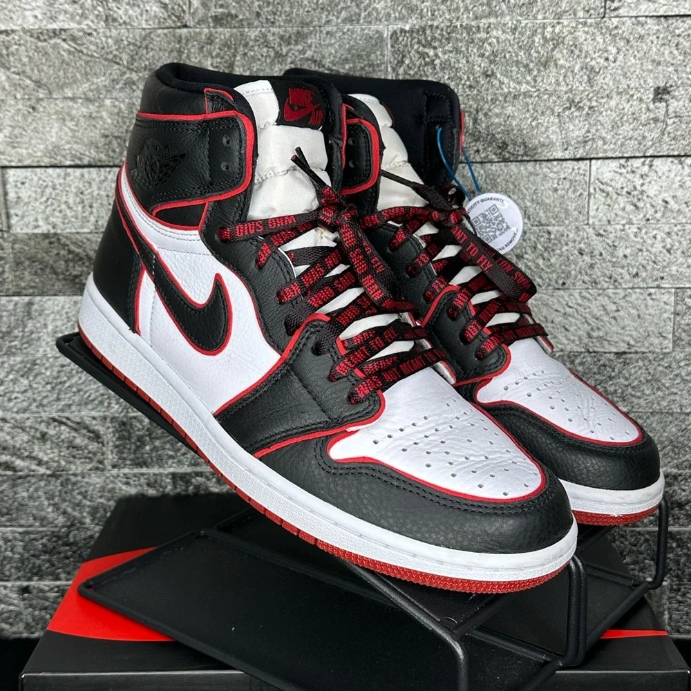 Jordan 1 Retro High Bloodline - M9.5/W11